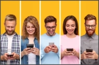 Persone con telefono